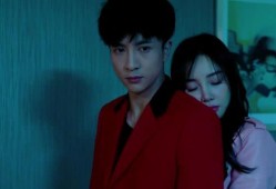 娱乐圈里两个男人吃瓜,是友情升温还是另有隐情？