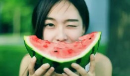 娱乐吃瓜酱还伞,揭秘明星遮阳伞背后的时尚风云